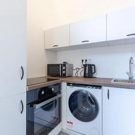 Apartment The Grove Hideaway 2br Retreat Budapest