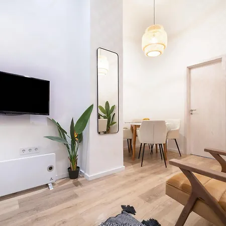The Grove Hideaway 2br Retreat Apartment