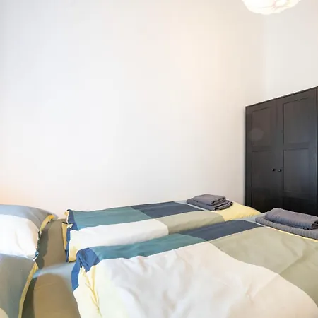 Apartamento The Grove Hideaway 2br Retreat Budapest