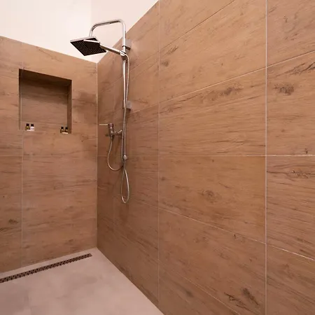 The Grove Hideaway 2br Retreat * Budapest