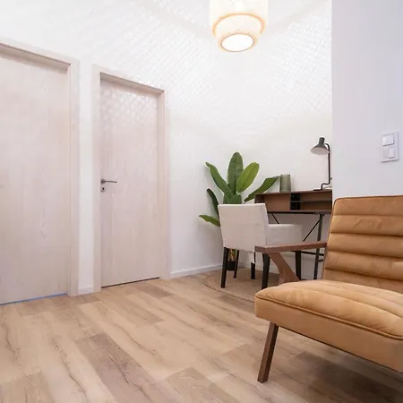 The Grove Hideaway 2br Retreat Apartment