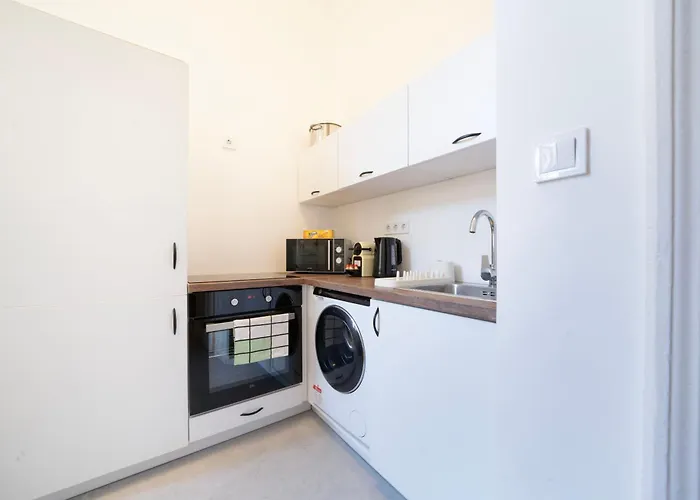 アパート The Grove Hideaway 2br Retreat ブダペスト