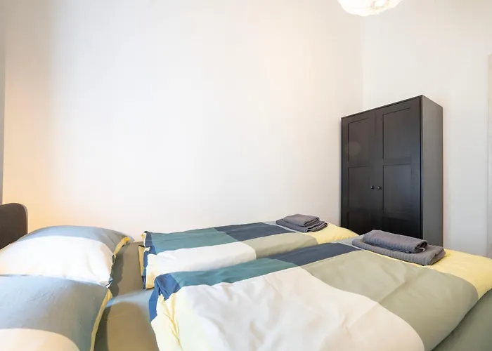 アパート The Grove Hideaway 2br Retreat ブダペスト