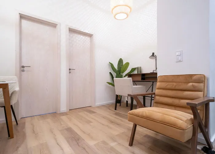 The Grove Hideaway 2br Retreat アパート